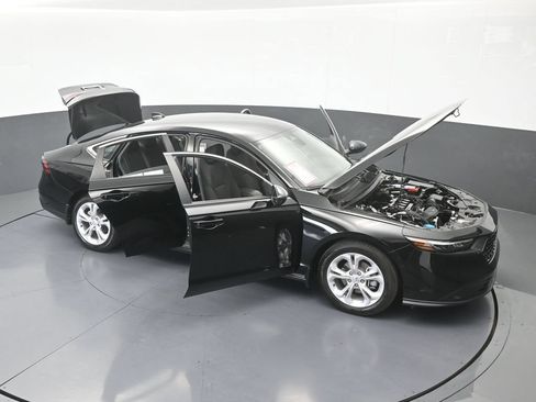 Used 2025 Honda Accord LX image 69