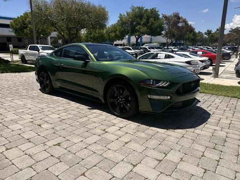 Used 2022 Ford Mustang GT Premium w/ Black Accent Package RWD image 16