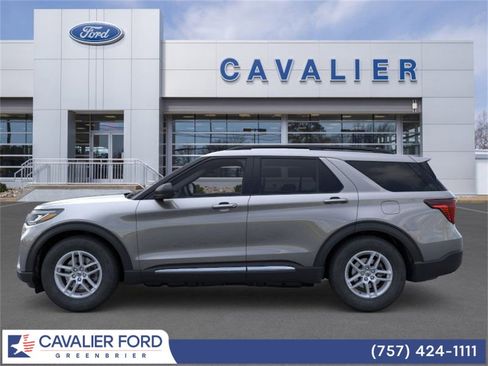 Used 2025 Ford Explorer Active image 3