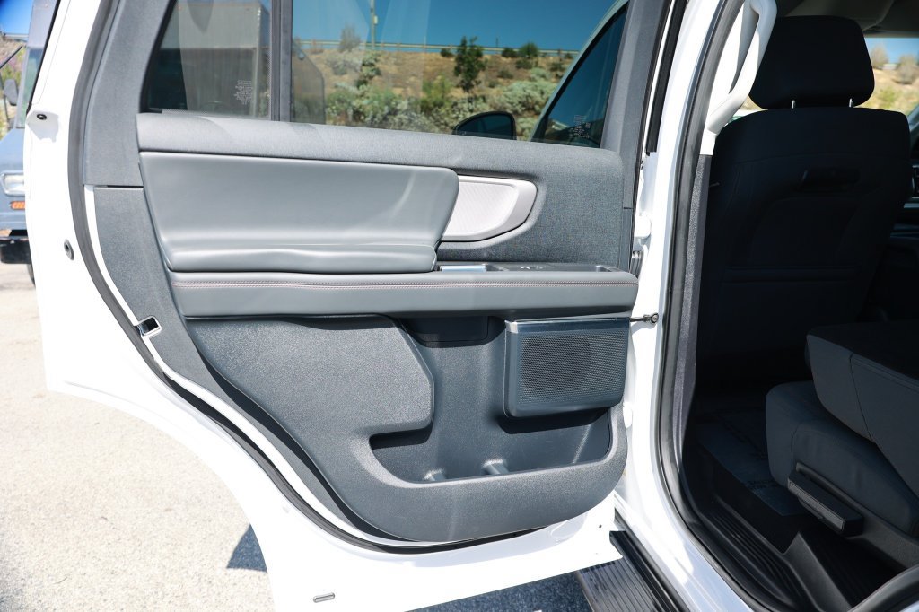 Used 2025 Ford Expedition Active RWD image 38