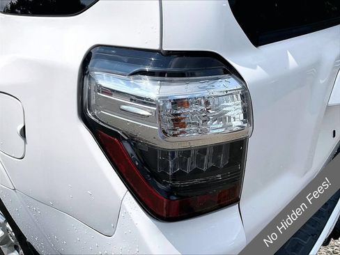 Used 2014 Toyota 4Runner SR5 AWD/4WD image 25