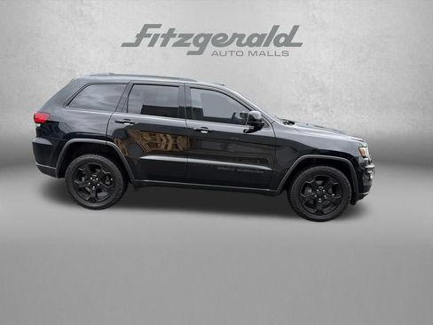 Used 2019 Jeep Grand Cherokee Laredo AWD/4WD image 4