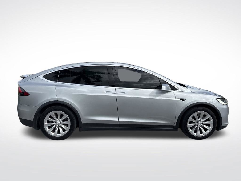 Used 2018 Tesla Model X 100D AWD/4WD image 3