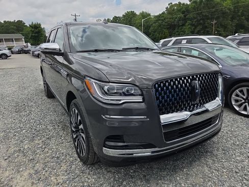 Used 2024 Lincoln Navigator L Black Label AWD/4WD image 2