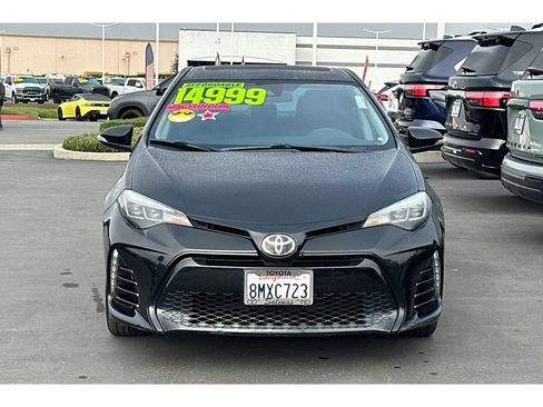 Used 2017 Toyota Corolla SE w/ SE Premium Package FWD image 9