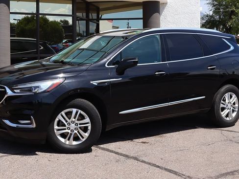 Used 2018 Buick Enclave Essence w/ Trailering Package FWD image 3