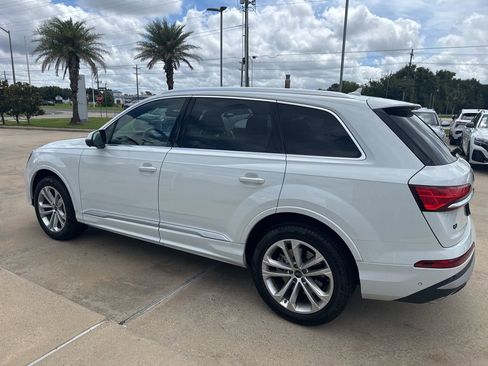 Used 2025 Audi Q7 2.0T Premium w/ Convenience Package AWD/4WD image 4