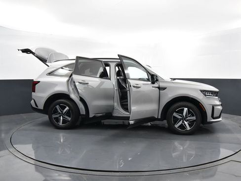 Certified 2022 Kia Sorento EX image 38