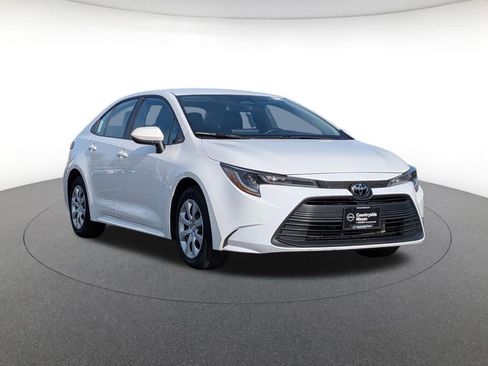 Used 2024 Toyota Corolla LE image 3