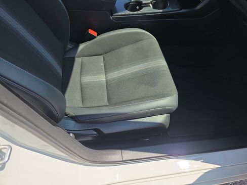 Used 2022 Honda Civic Sport image 12