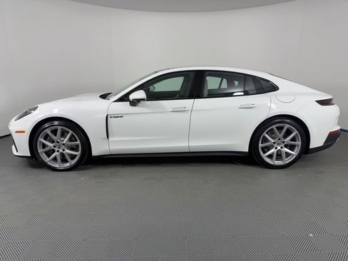 Certified 2025 Porsche Panamera 4 image 2