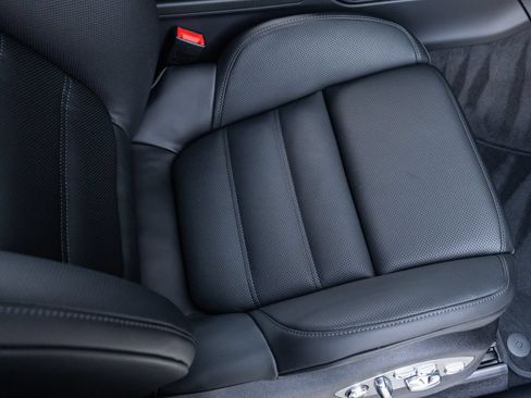 Certified 2026 Porsche Macan S AWD/4WD image 41