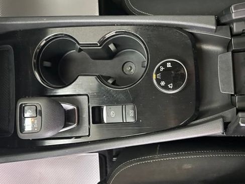 Used 2024 Nissan Rogue SV AWD/4WD image 25