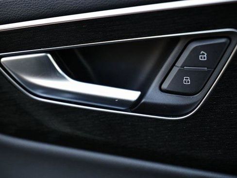 Certified 2025 Audi Q7 2.0T Premium Plus w/ Premium Plus Package image 17