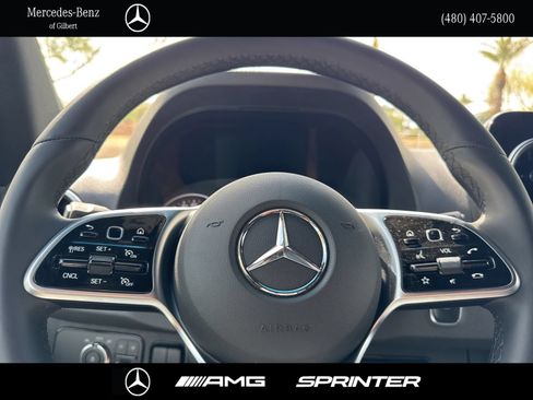 Used 2024 Mercedes-Benz Sprinter 2500 image 31