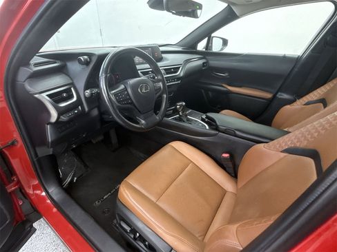 Used 2019 Lexus UX 200 w/ Premium Package image 12