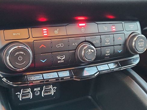 Used 2025 Dodge Durango GT image 16