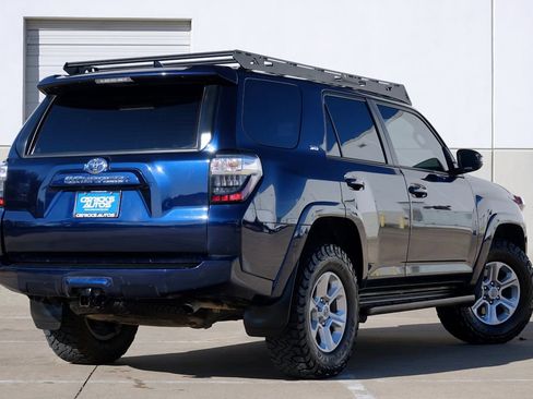 Used 2022 Toyota 4Runner SR5 Premium image 3