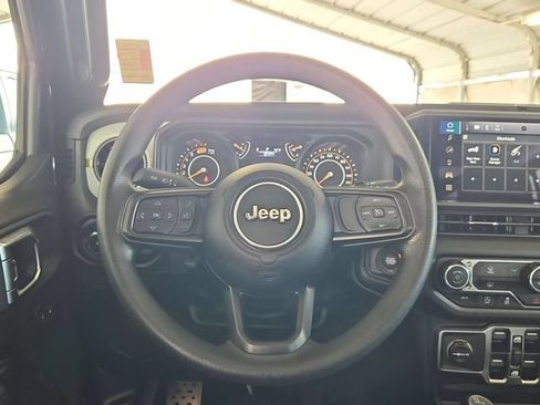 Used 2025 Jeep Wrangler Unlimited Sport AWD/4WD image 12