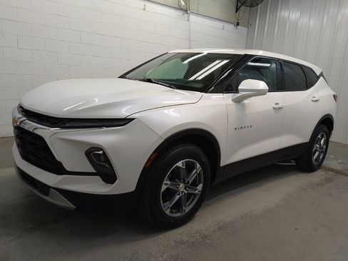 Used 2023 Chevrolet Blazer LT w/ Driver Confidence Package FWD image 2