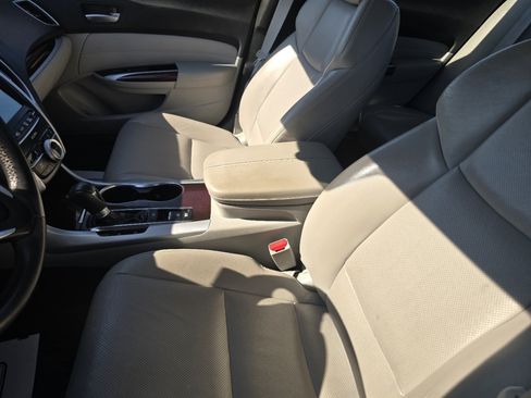 Used 2015 Acura TLX w/ Technology Package FWD image 11