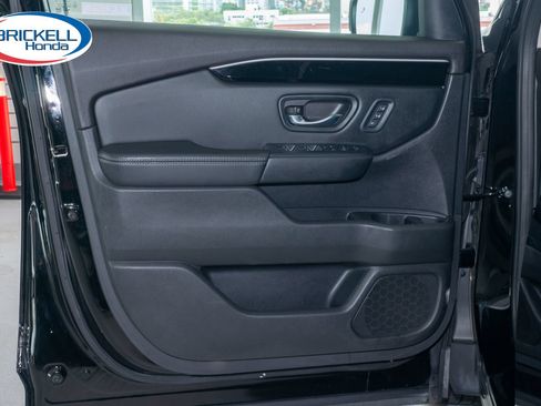 Certified 2023 Honda Pilot Touring image 11