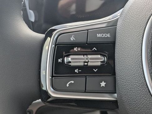 New 2026 Kia Carnival FWD image 24