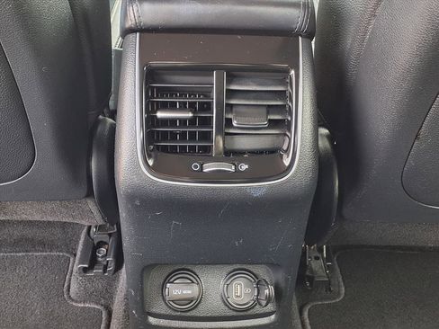 Used 2019 Kia Cadenza Technology image 10