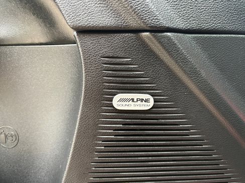 Used 2015 Dodge Challenger SXT Plus RWD image 25