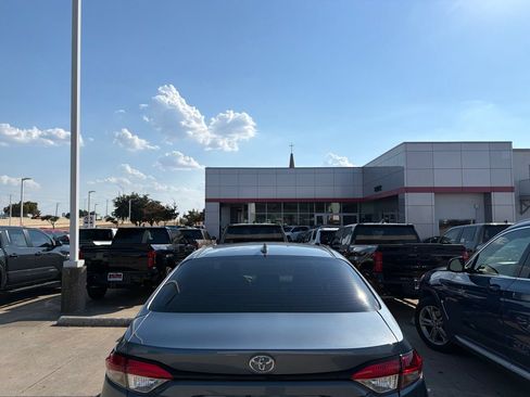 Used 2026 Toyota Corolla LE FWD image 4