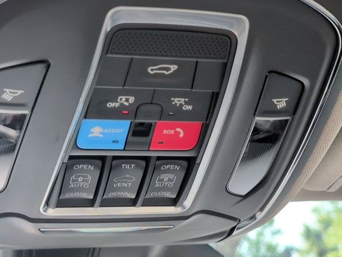 Used 2023 Jeep Wagoneer 4WD w/ Premium Group I image 23