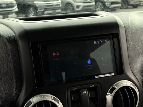 Used 2011 Jeep Wrangler Rubicon w/ PWR Convenience Group image 18