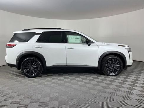 New 2026 Nissan Pathfinder SL w/ SL Premium Package AWD/4WD image 12