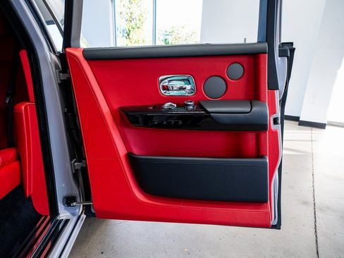 Used 2022 Rolls-Royce Phantom Sedan image 59