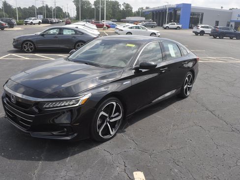 Certified 2022 Honda Accord Sport image 3