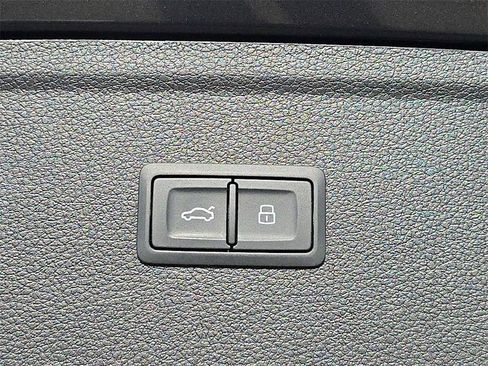 Used 2022 Audi Q5 2.0T Premium Plus w/ Premium Plus Package image 17