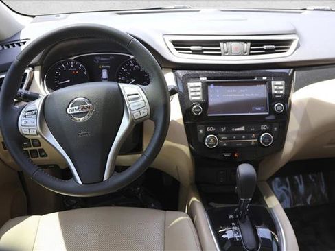 Used 2016 Nissan Rogue SL w/ SL Premium Package AWD/4WD image 25