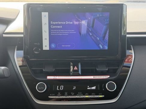 Used 2025 Toyota Corolla LE FWD image 15