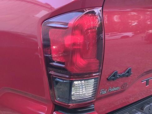 Used 2023 Toyota Tacoma SR5 w/ Technology Package AWD/4WD image 9