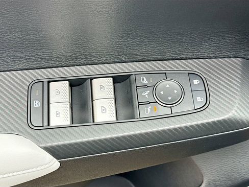 New 2026 Mitsubishi Outlander SE image 18