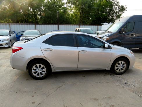 Used 2015 Toyota Corolla L image 33