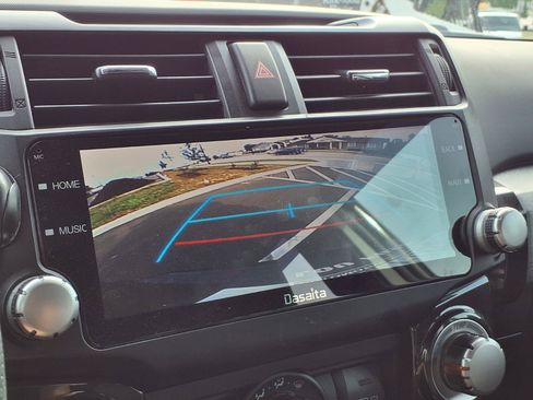 Used 2019 Toyota 4Runner TRD Off-Road Premium AWD/4WD image 9