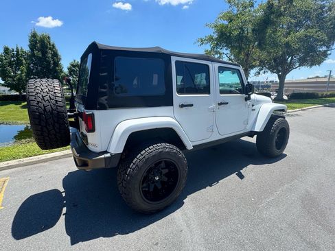 Used 2016 Jeep Wrangler Unlimited Sahara AWD/4WD image 30