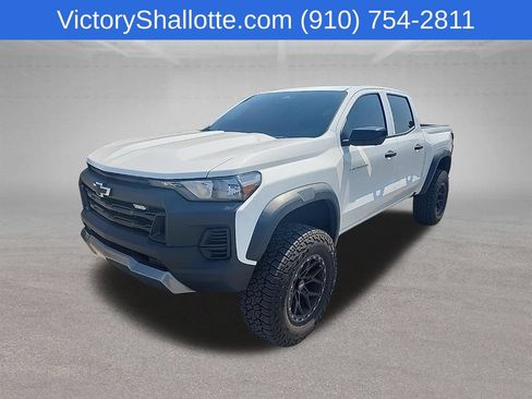 Used 2023 Chevrolet Colorado Trail Boss w/ Technology Package AWD/4WD image 15