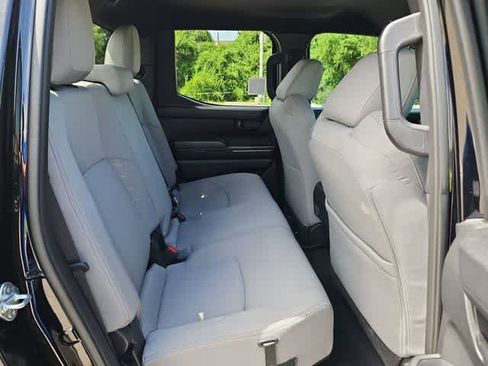 Certified 2025 Toyota Tacoma SR5 AWD/4WD image 17