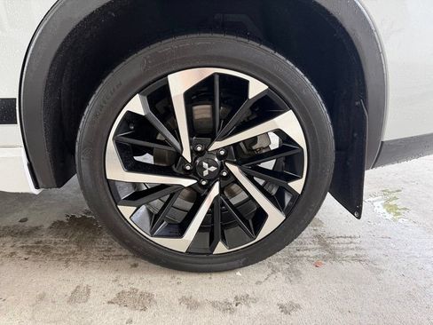 Used 2023 Mitsubishi Outlander SE AWD/4WD image 17
