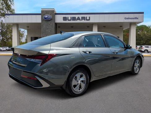 Used 2025 Hyundai Elantra SE image 6