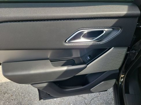 Used 2018 Land Rover Range Rover Velar R-Dynamic SE AWD/4WD image 19