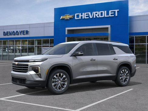 New 2026 Chevrolet Traverse LT w/ Sun and Wheel Package AWD/4WD image 2