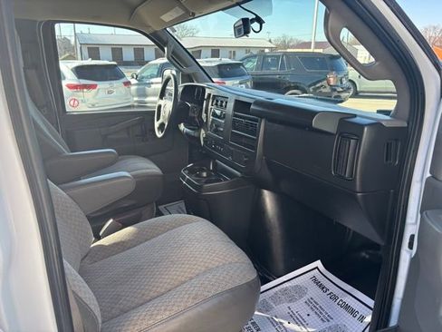 Used 2023 GMC Savana 2500 LS w/ Driver Convenience Package image 31
